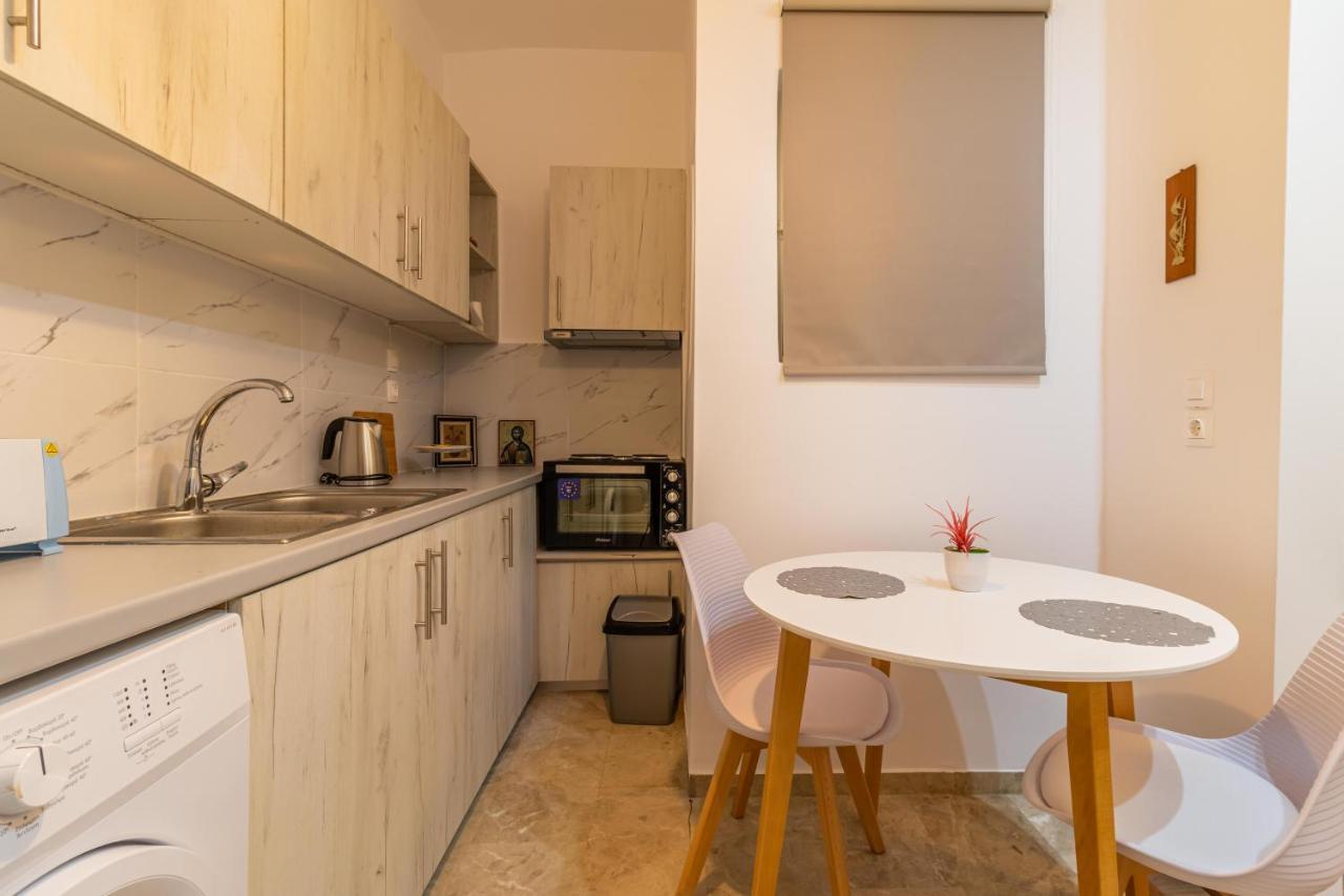 Korinthos Downtown Apartment Bagian luar foto